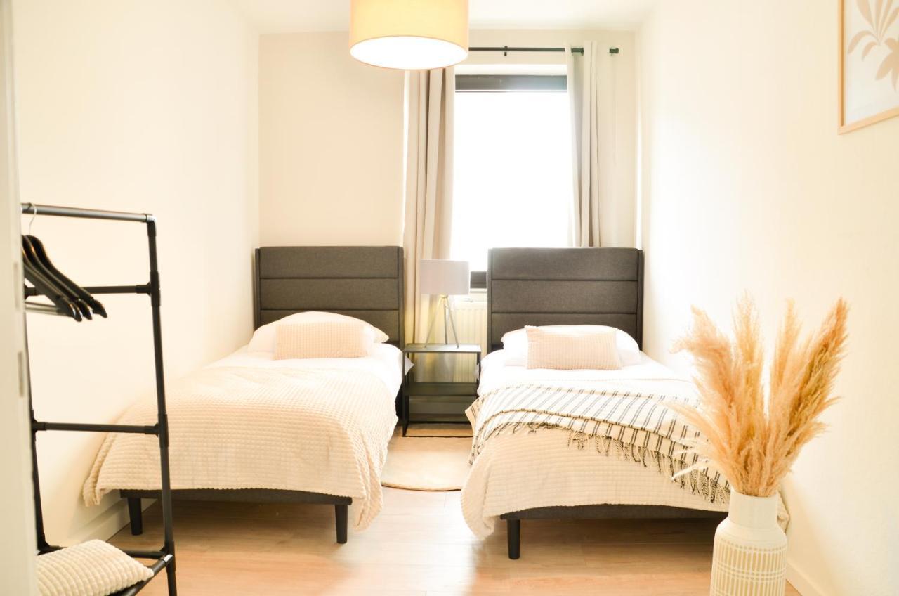 Milpau Bottrop 2 - Modernes Und Zentrales Premium-Apartment Fuer 4 Personen Mit Queensize-Bett Und Einzelbetten - Netflix, Nespresso Und Smart-Tv Kültér fotó