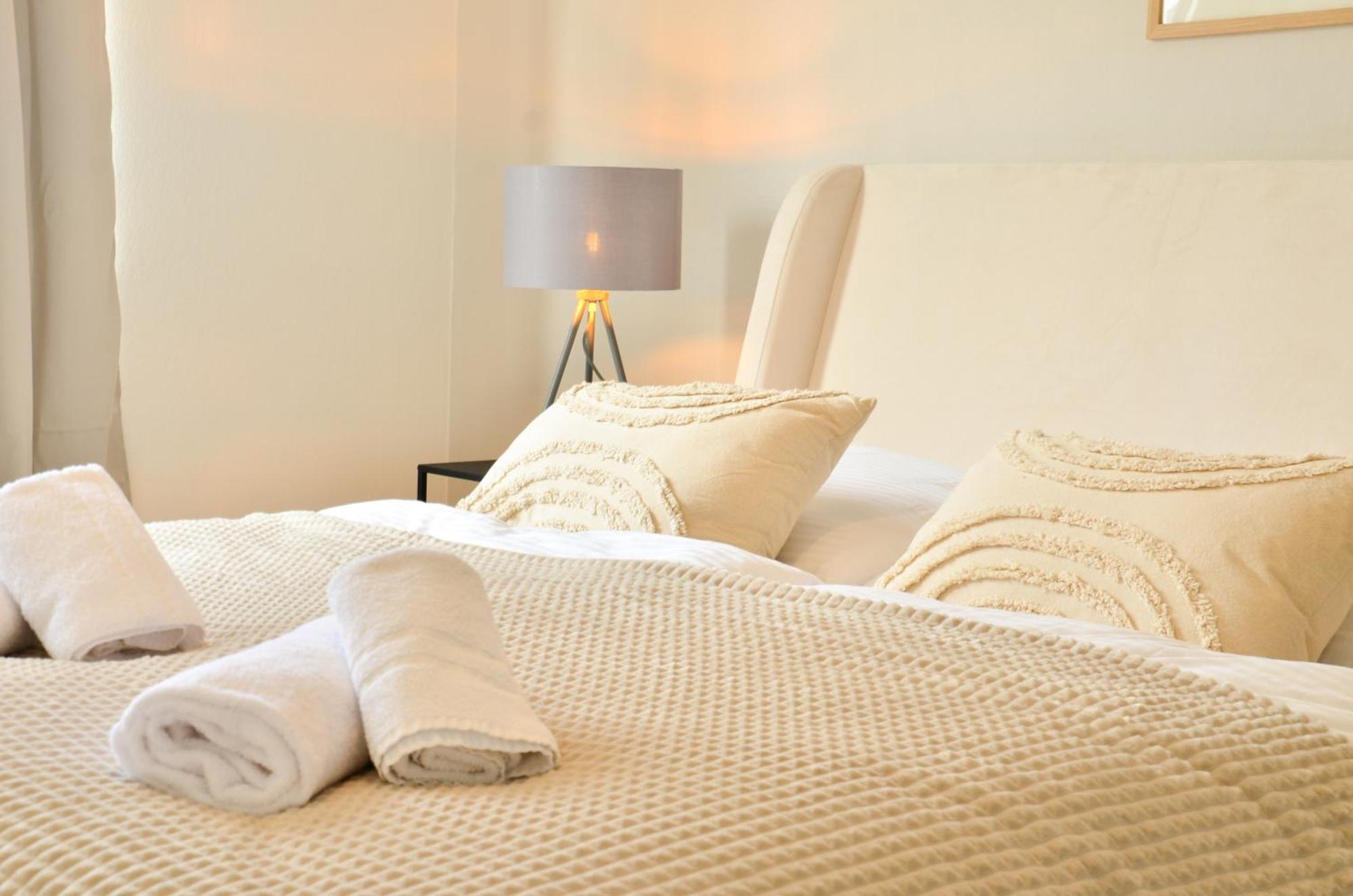 Milpau Bottrop 2 - Modernes Und Zentrales Premium-Apartment Fuer 4 Personen Mit Queensize-Bett Und Einzelbetten - Netflix, Nespresso Und Smart-Tv Kültér fotó